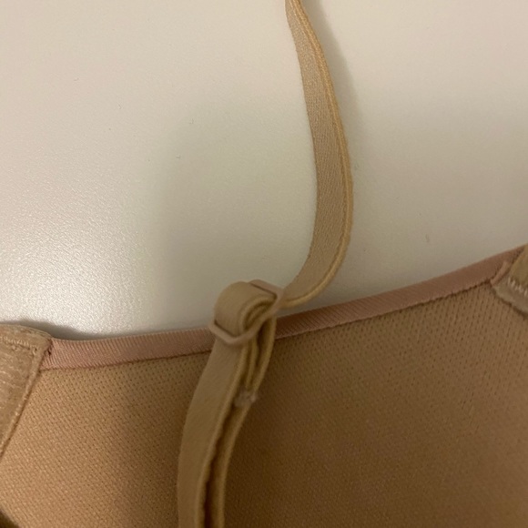 Hanes | bras - Picture 7 of 10